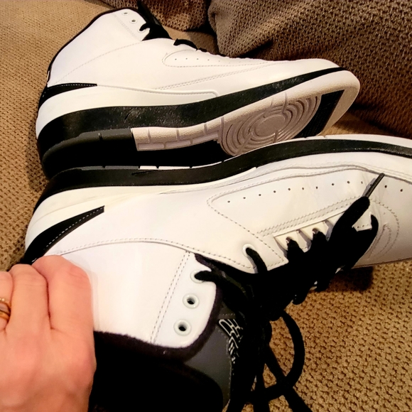 EUC AIR JORDAN'S - Picture 9 of 11